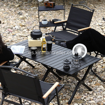 Mesa plegable portátil de aluminio de color negro para acampar al aire libre